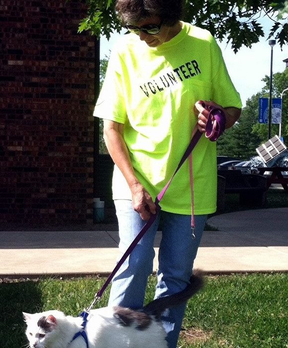 Volunteer_Roscoe-Martha_2-580x700